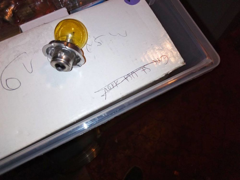 paire d'ampoules phare de MBK 6v 15w jaune (avant) MOB Bricolage