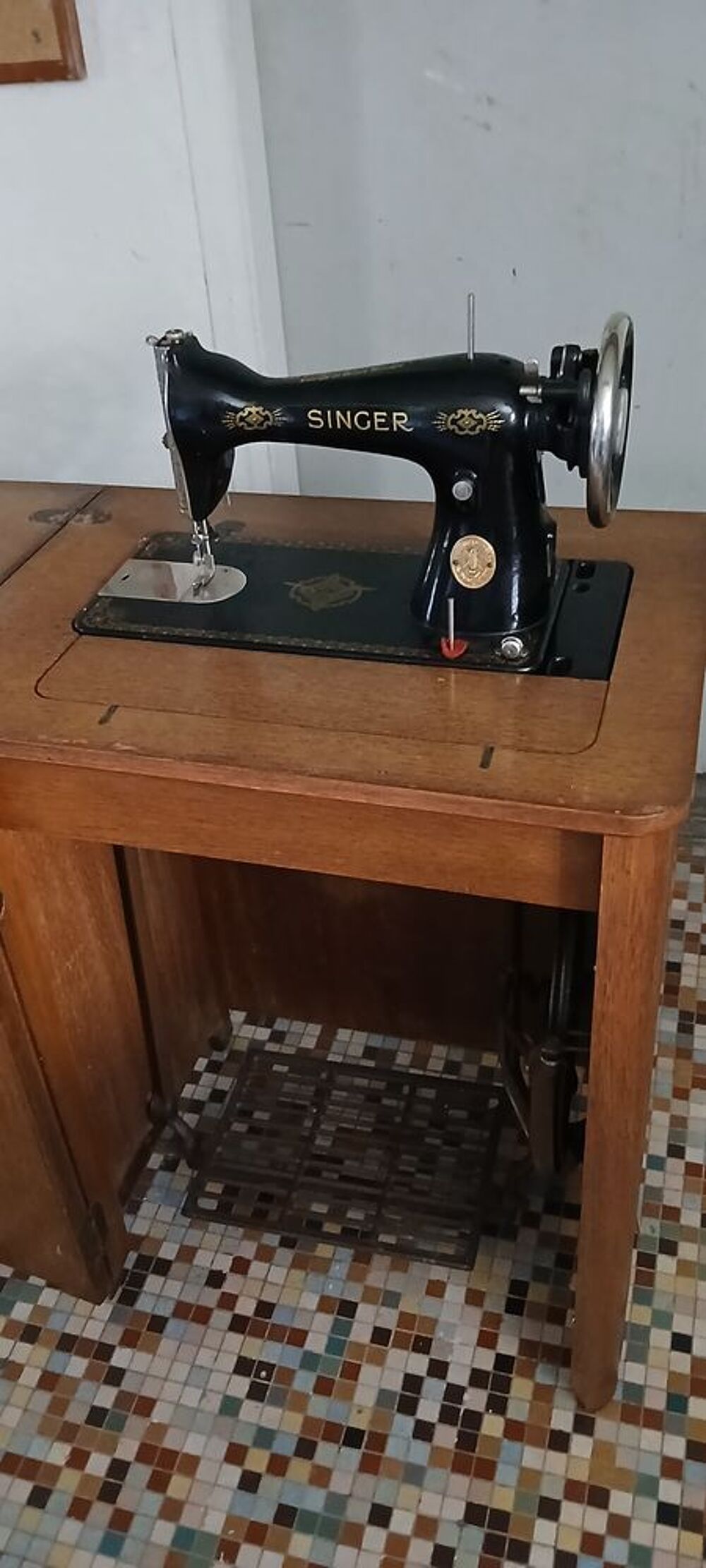 machine &agrave; coudre singer avec meuble 