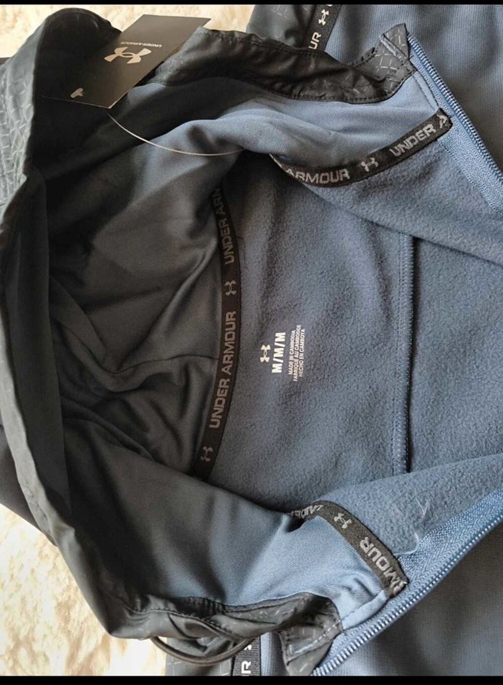 veste+Under+Armour+originale,+neuve+avec+&eacute;tiquette. Sports