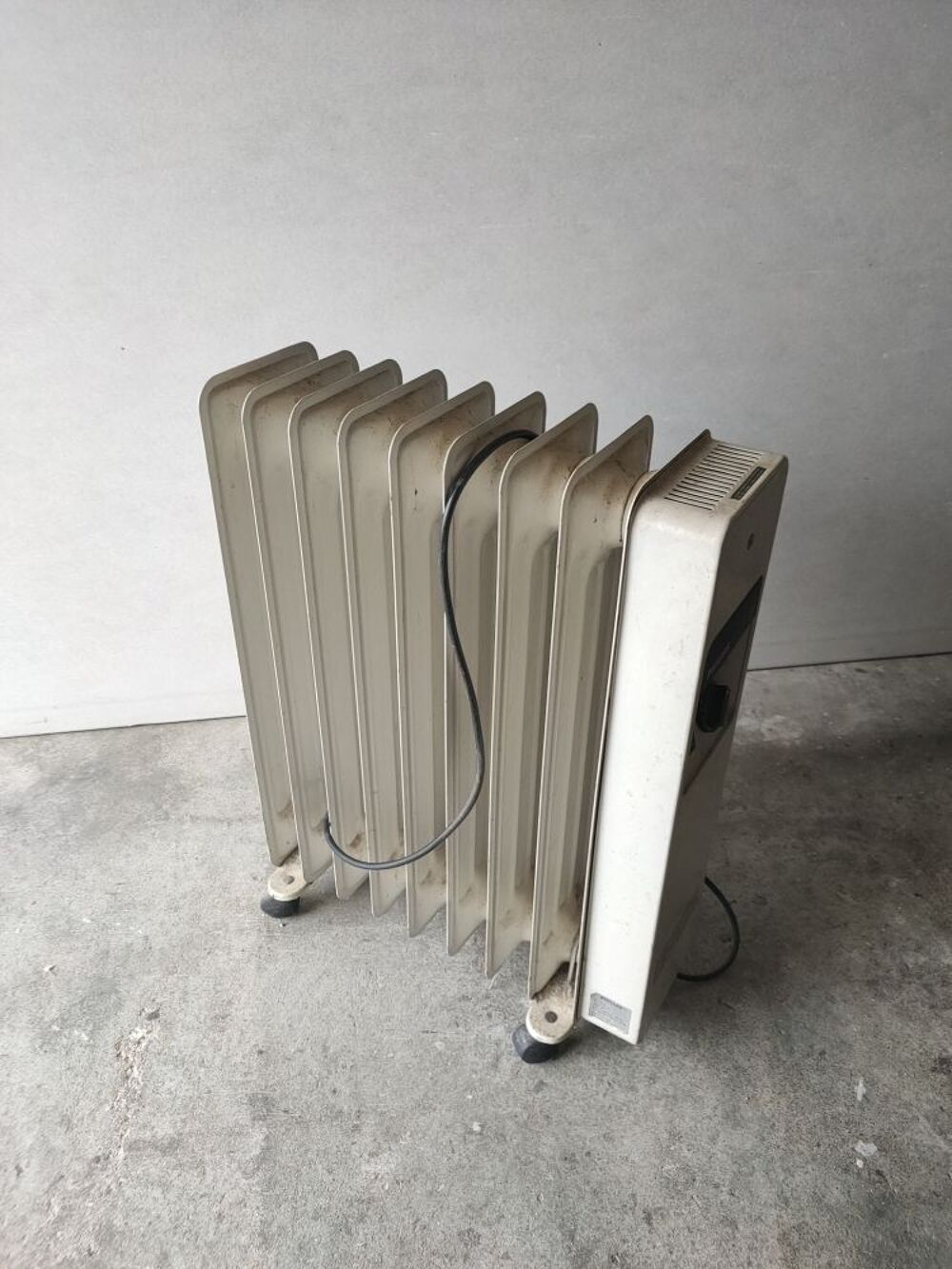 Radiateur &eacute;lectrique a huile PHILIPS Electroménager