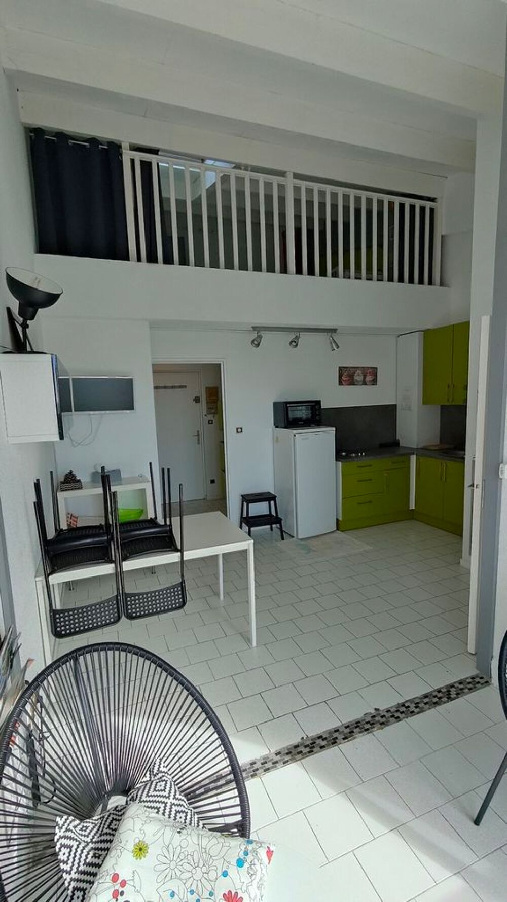 Vente Appartement LE CAP D'AGDE : LES FALAISES: Situé dans une rue en impasse, 100m de la plage de la Grande Conque, Appartement de 2 pièces principale + mezzanine haute. Le cap d agde