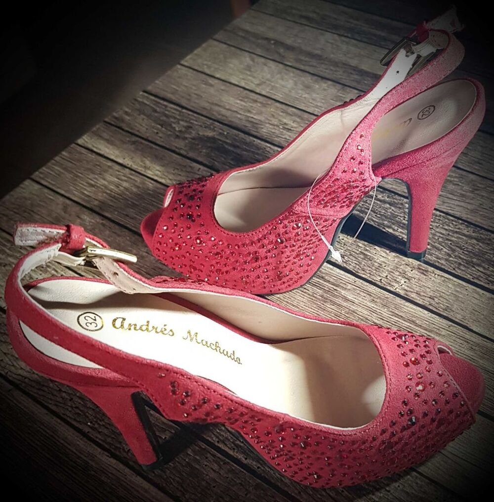 Escarpins rouges avec strass Chaussures