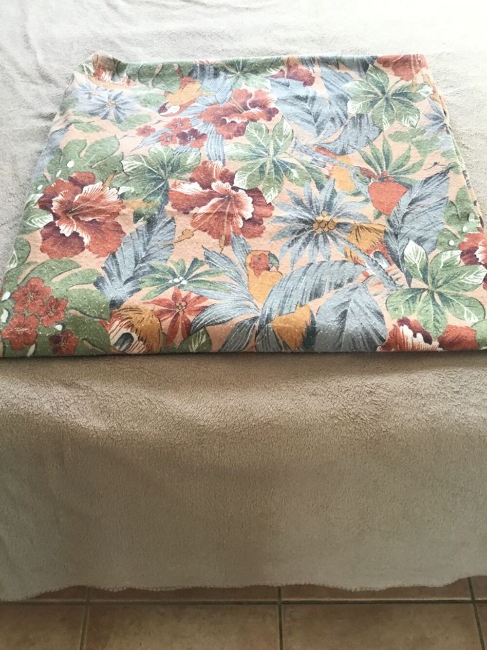Couvre lit en coton fleuri pour 2 personnes tr&egrave;s Bon &eacute;tat Décoration