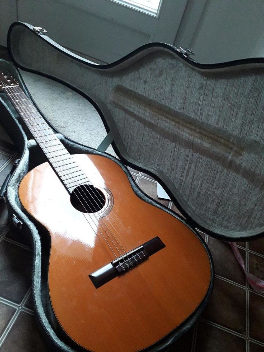 Guitare de Luthier Instruments de musique