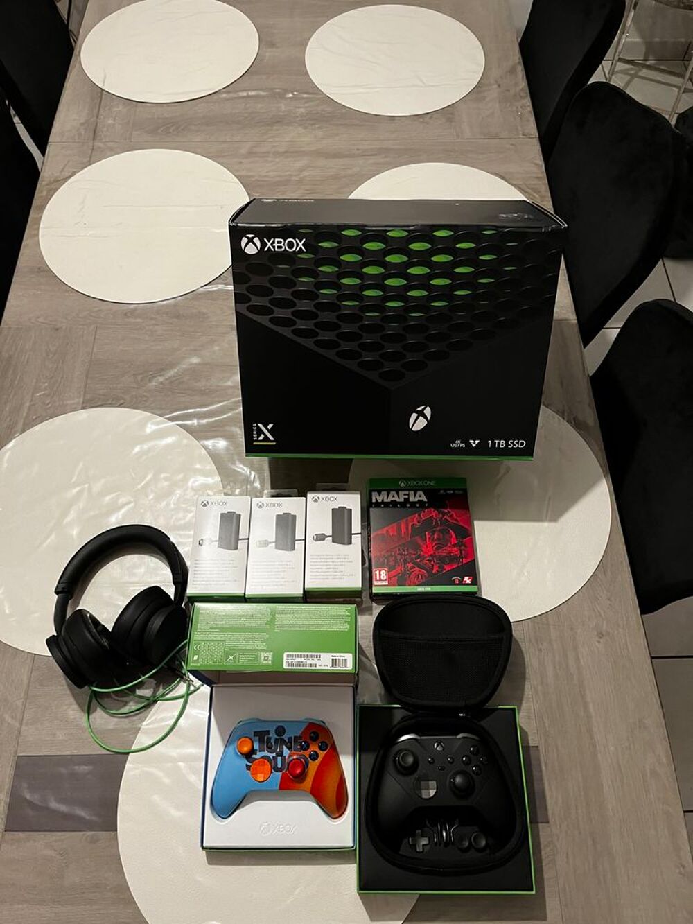 Xbox series X et accessoires 650€ Consoles et jeux vidéos
