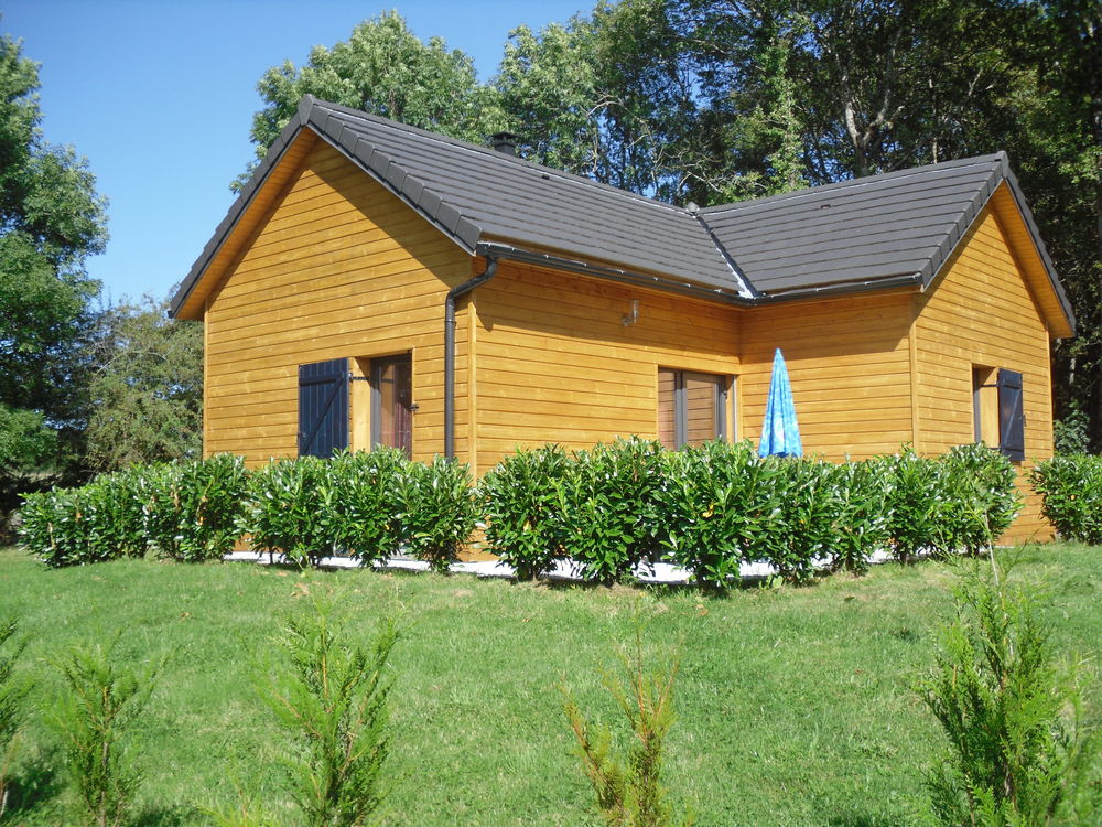   Chalet bois tout confort proche de Salers avec spa Auvergne, Le Vigean (15200)