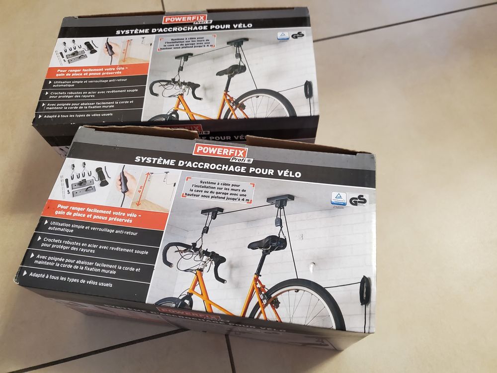 Porte v&eacute;los suspendu pour garage Bricolage