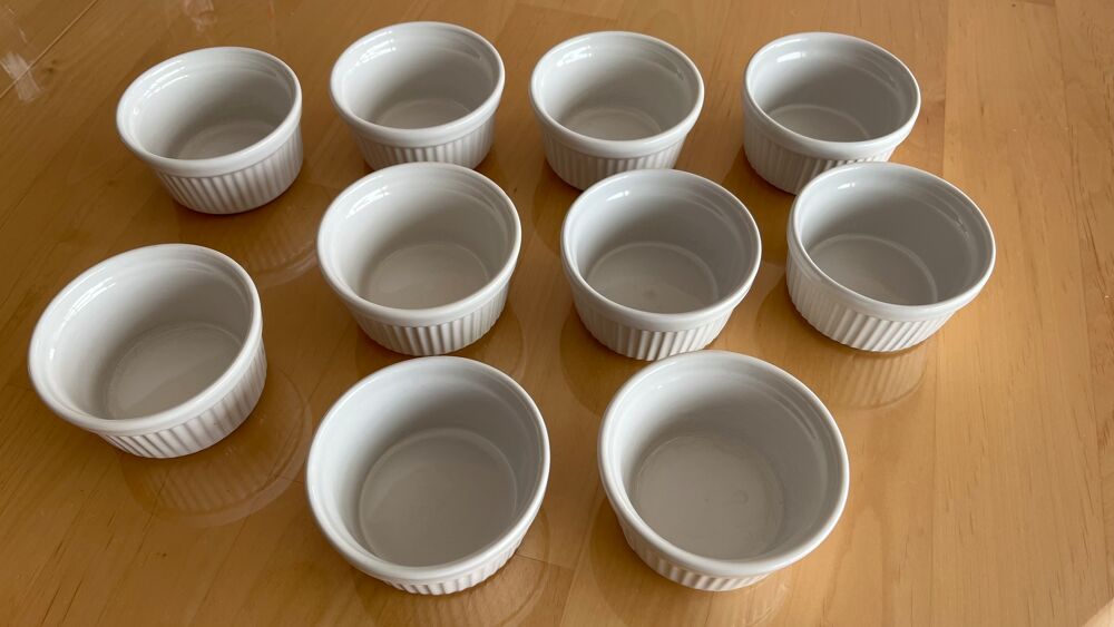 LOT DE 10 RAMEQUINS BLANCS Cuisine