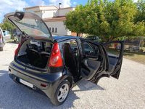 107 1.0e 12V 68ch BLUE LION 2-Tronic Black & Silver 2010 occasion Saint-Maximin-la-Sainte-Baume