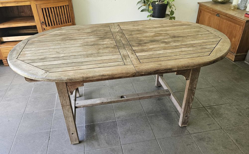 salon jardin table teck + 6 chaises Meubles
