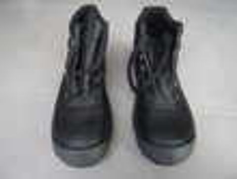 Chaussures de S&eacute;curit&eacute; Neuves P42 &quot; BACOU &quot; Chaussures