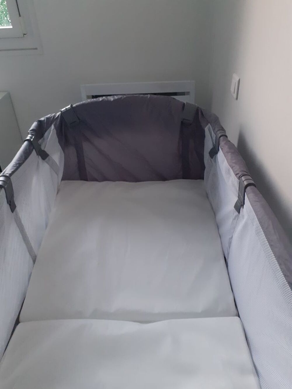 Lit parapluie enfant gris avec motif Mobilier enfants