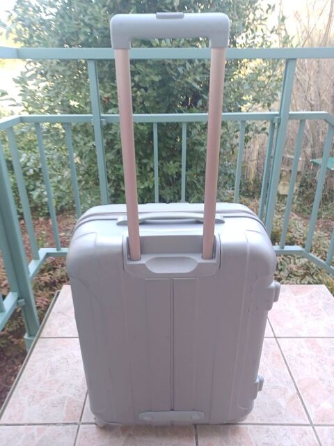 Valise rigide Taraway 29 Montigny-Lencoup (77)
