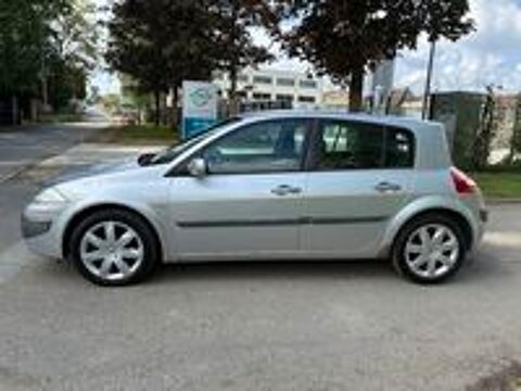 M&eacute;gane II 1.6 16V Carminat 2006 occasion 77450 Montry