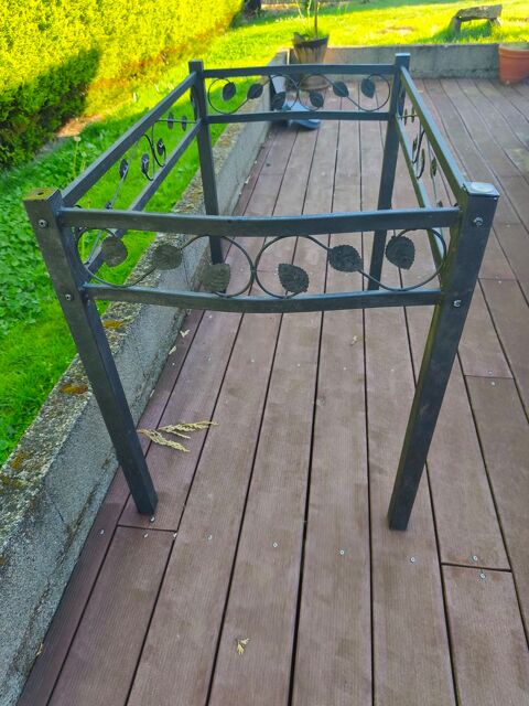Table ou peu faire jardinière bonjo
Table ou jardinière 10 Vendrennes (85)