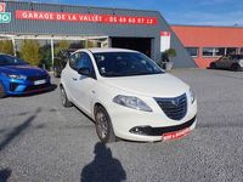 Ypsilon 1.2 8v 69 ch Stop&Start Gold 2013 occasion 86600 Coulombiers