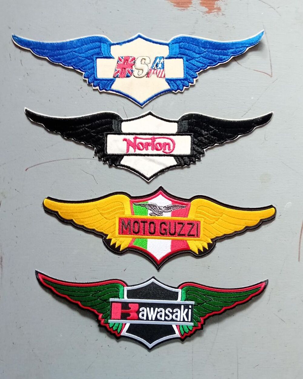 Ecusson grand modele kawasaki guzzy bsa norton moto 