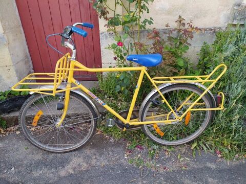 Ancien V�lo de la Poste 150 Loches (37)