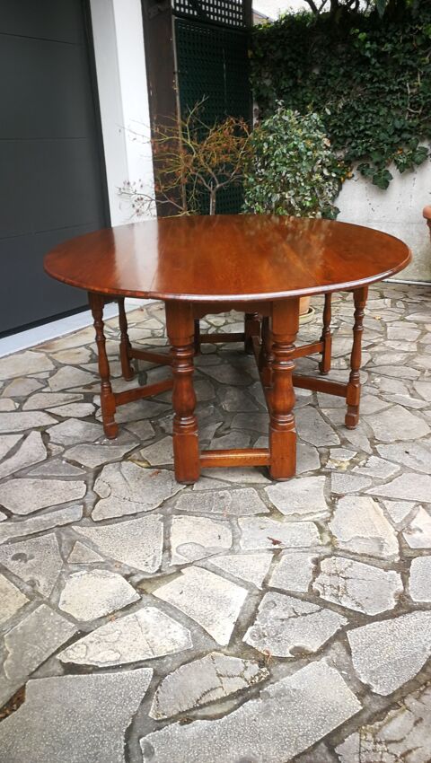 table chêne massif ovale 480 Livry-Gargan (93)