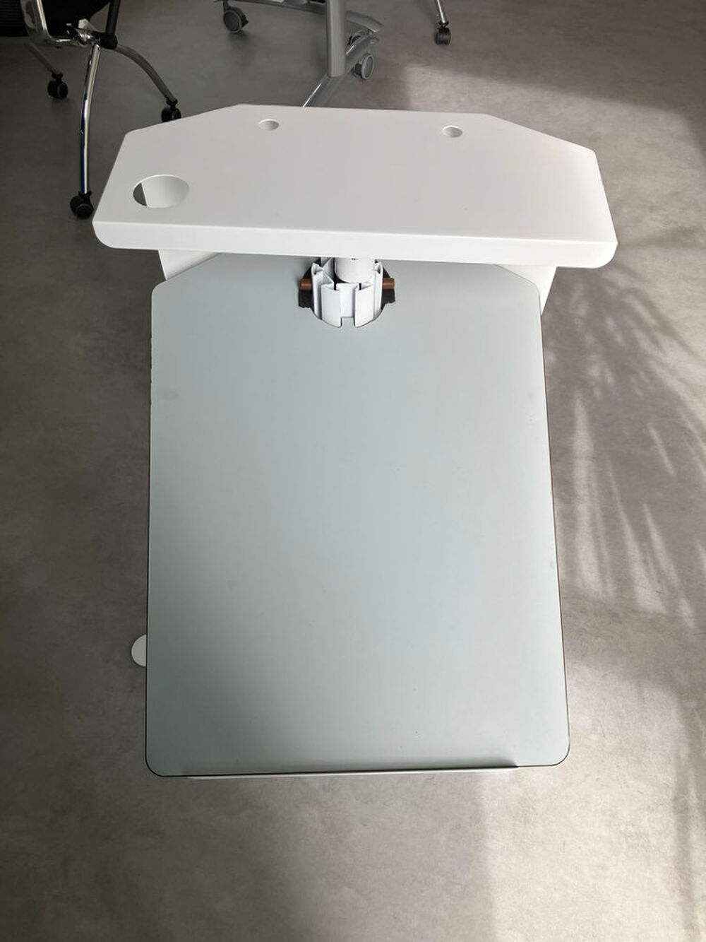 Pupitre de Conf&eacute;rence r&eacute;glable Meubles