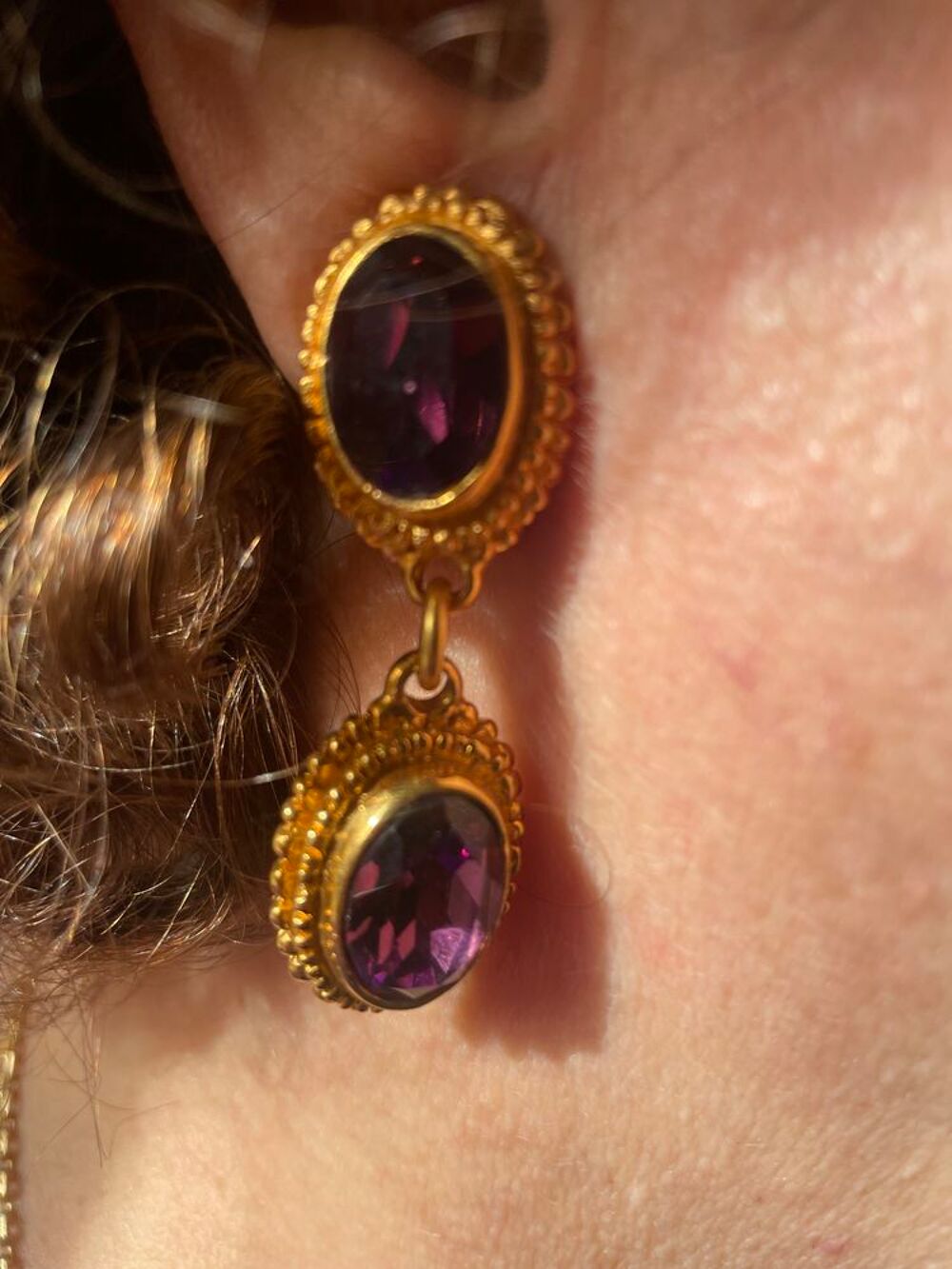 BO Clip pendante ovale perl&eacute;e Dor&eacute;e avec strass Fuchsia Bijoux et montres