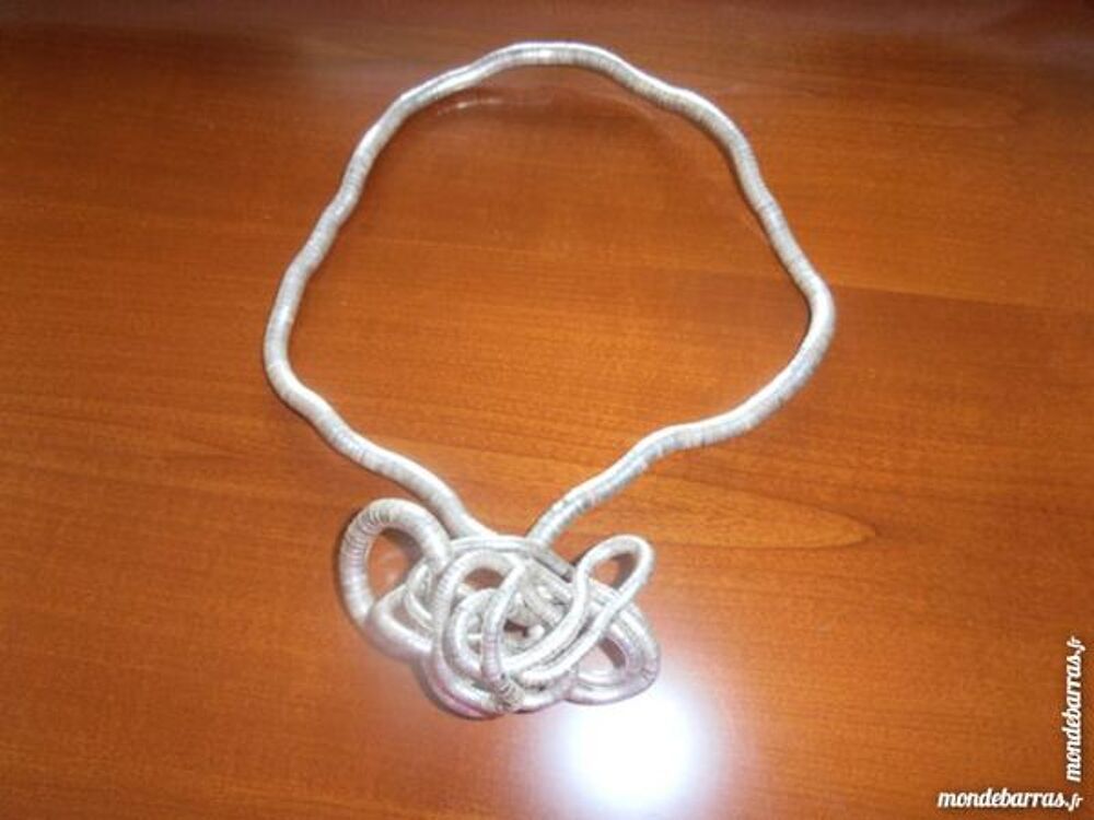 Collier + bracelet flexibles (28b) Bijoux et montres
