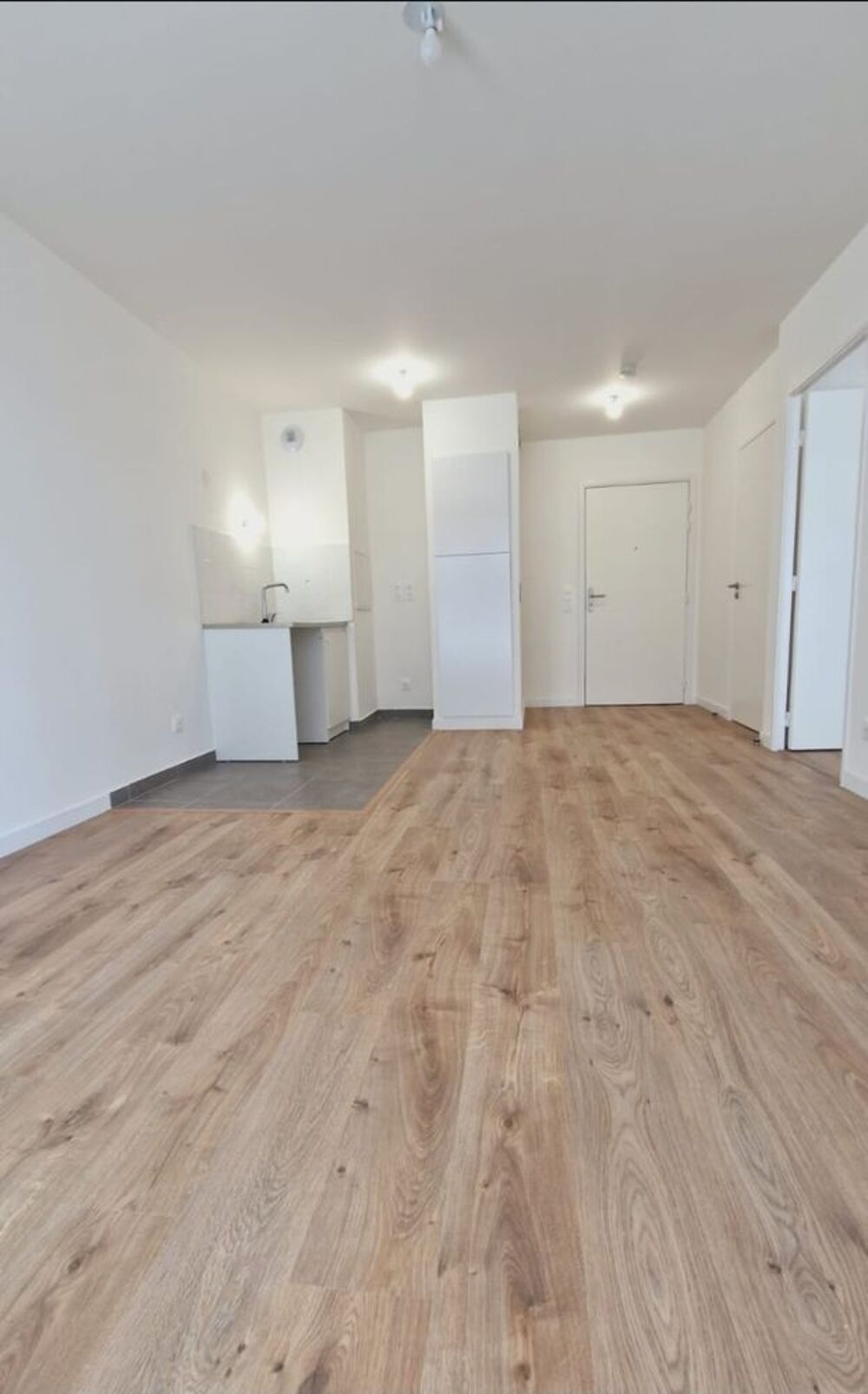 Location Appartement Très beau 2 pièces avec balcon et parking 1195€/mois CC Asnières-sur-seine