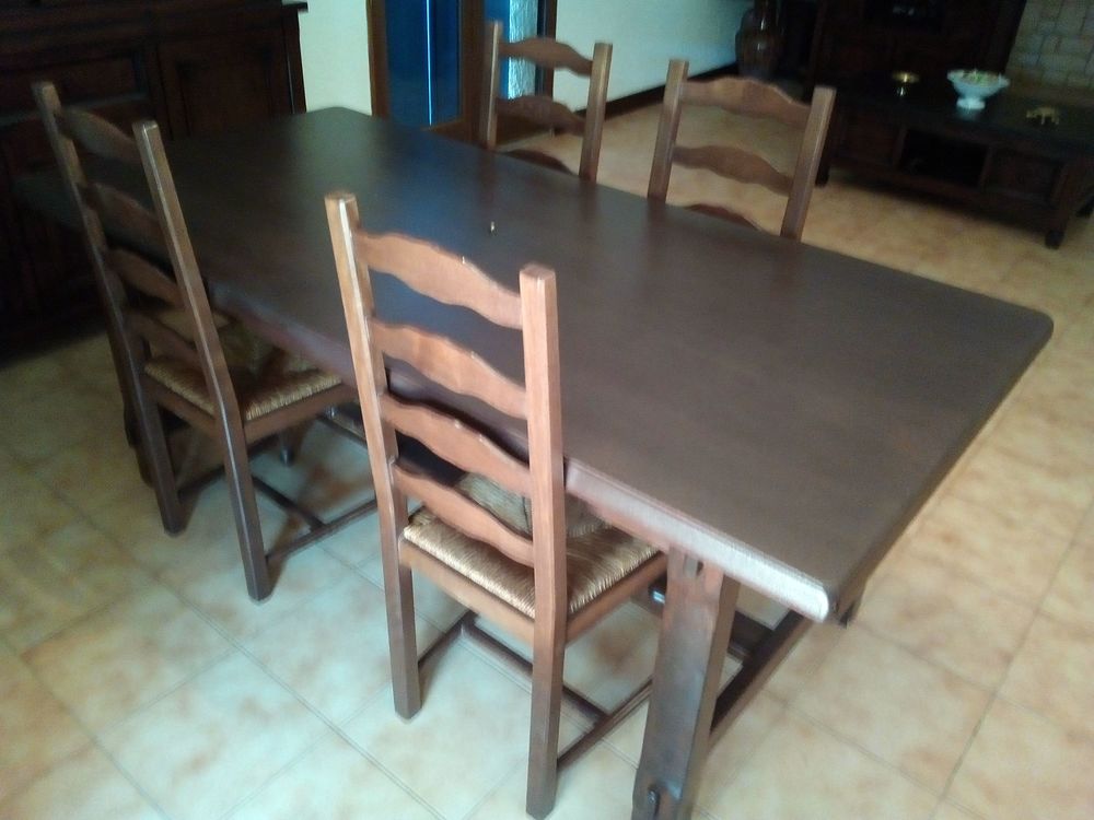 Salle &agrave; manger compl&egrave;te: 6 &eacute;l&eacute;ments Meubles