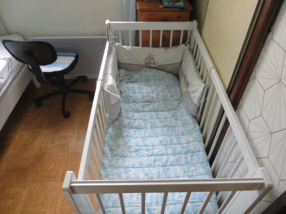 le petit a grandi donc le lit est &agrave; prendre Mobilier enfants
