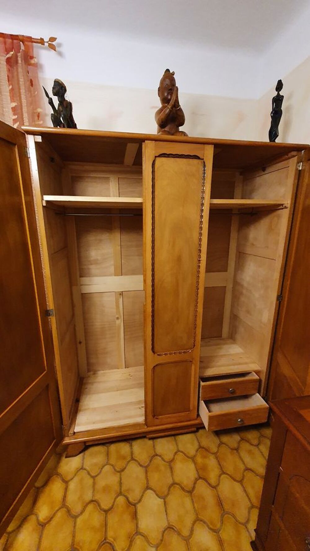 Armoire en bois Meubles