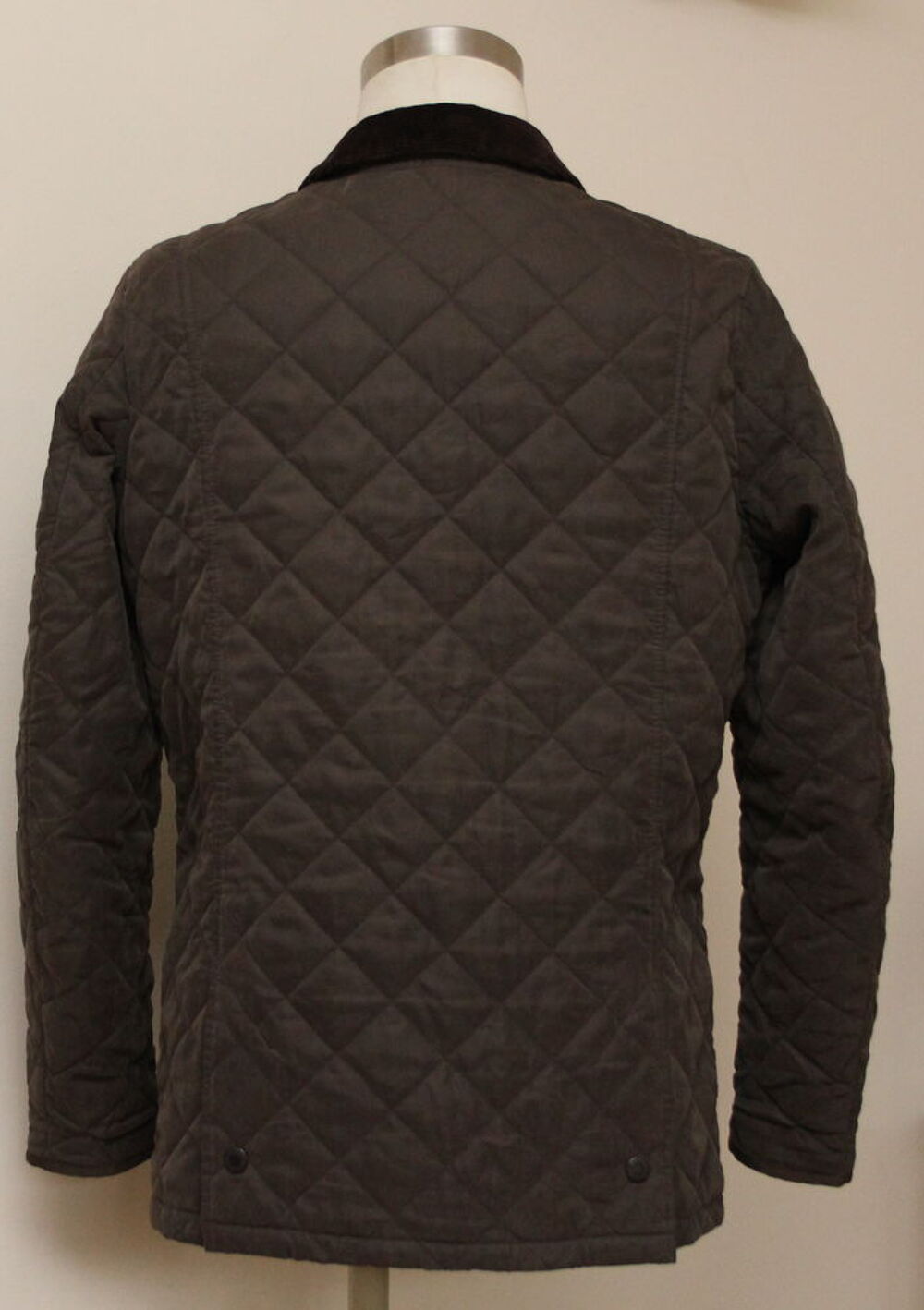 Veste 3/4 matelass&eacute;e BARBOUR 
T.L (48/50) Vêtements