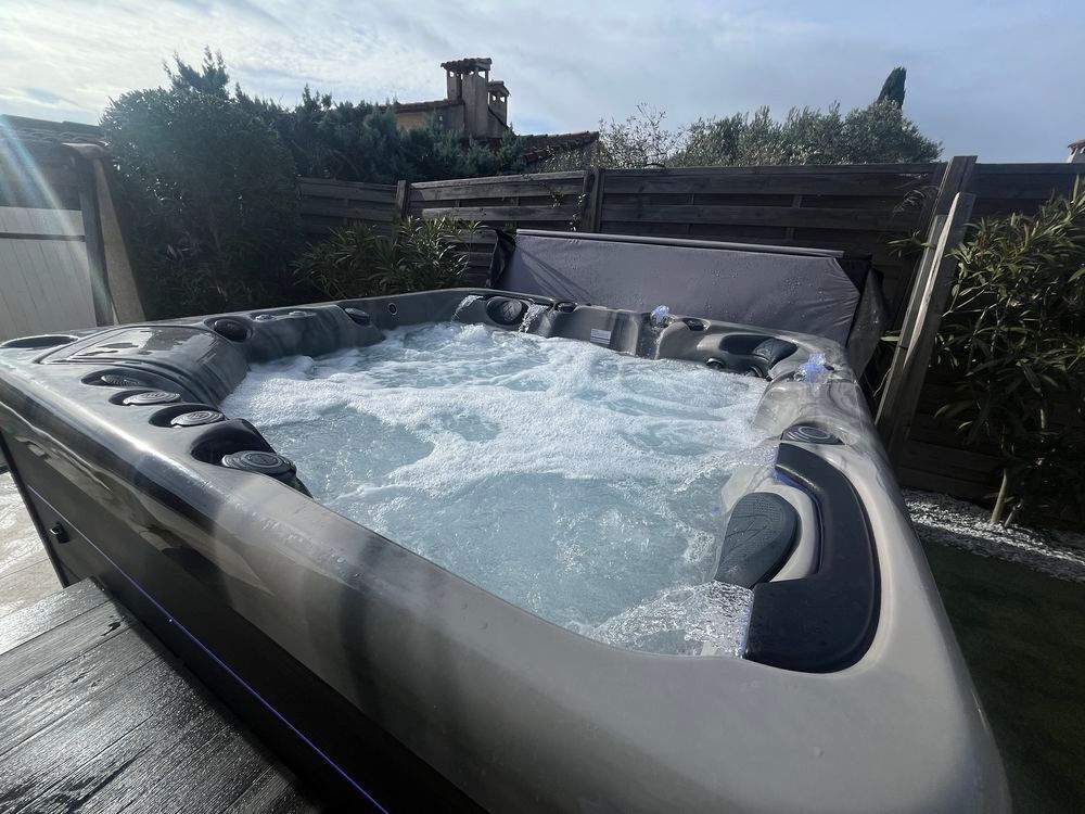 SPA Vendom Antigua - Frais d'enl&egrave;vement (grue) offerts Jardin
