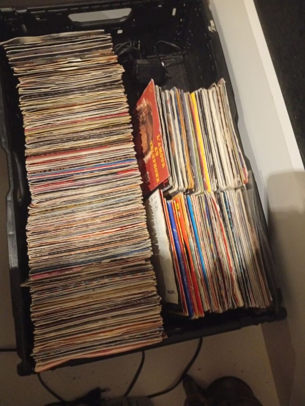 Lot 289 vinyle 45 tour et plus quelque 33 tour CD et vinyles