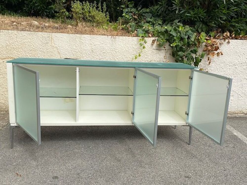 Bahut bas 3 portes vitr&eacute;es Meubles