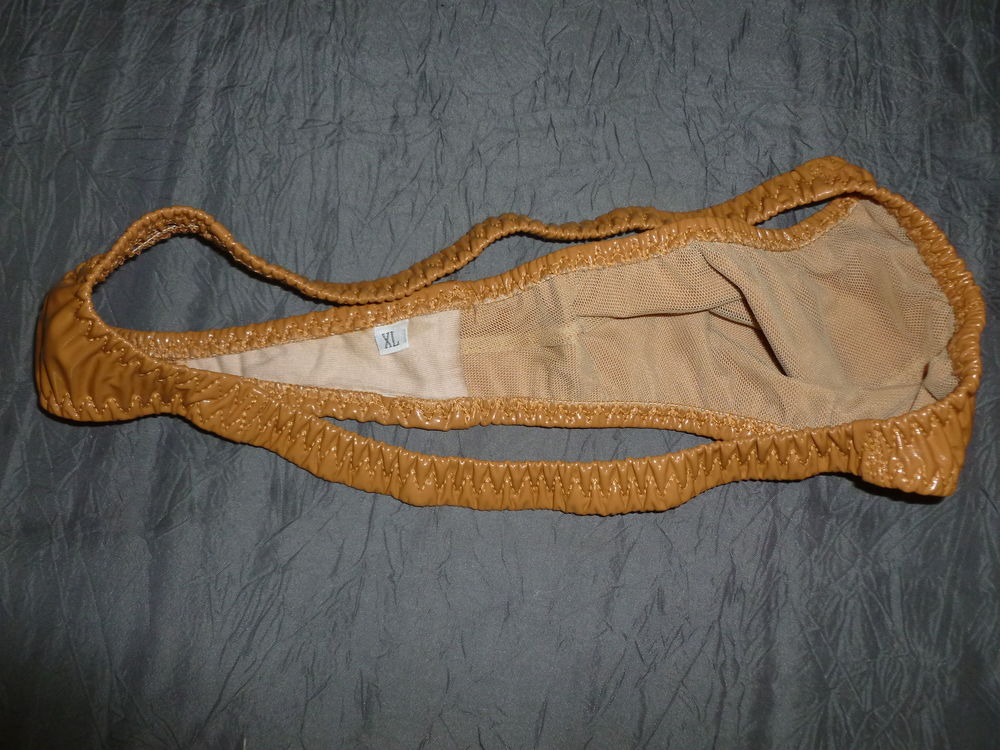 string homme taille XL vinyle neuf sans &eacute;tiquette Vêtements