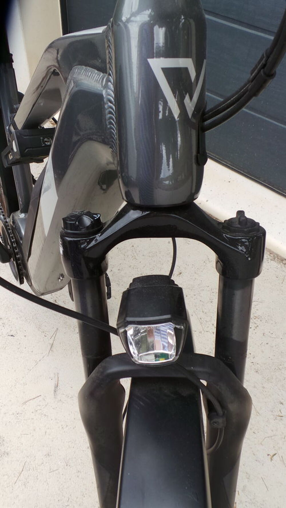 VELO &eacute;lectrique SUV " CONWAY ".390 km ! Vélos