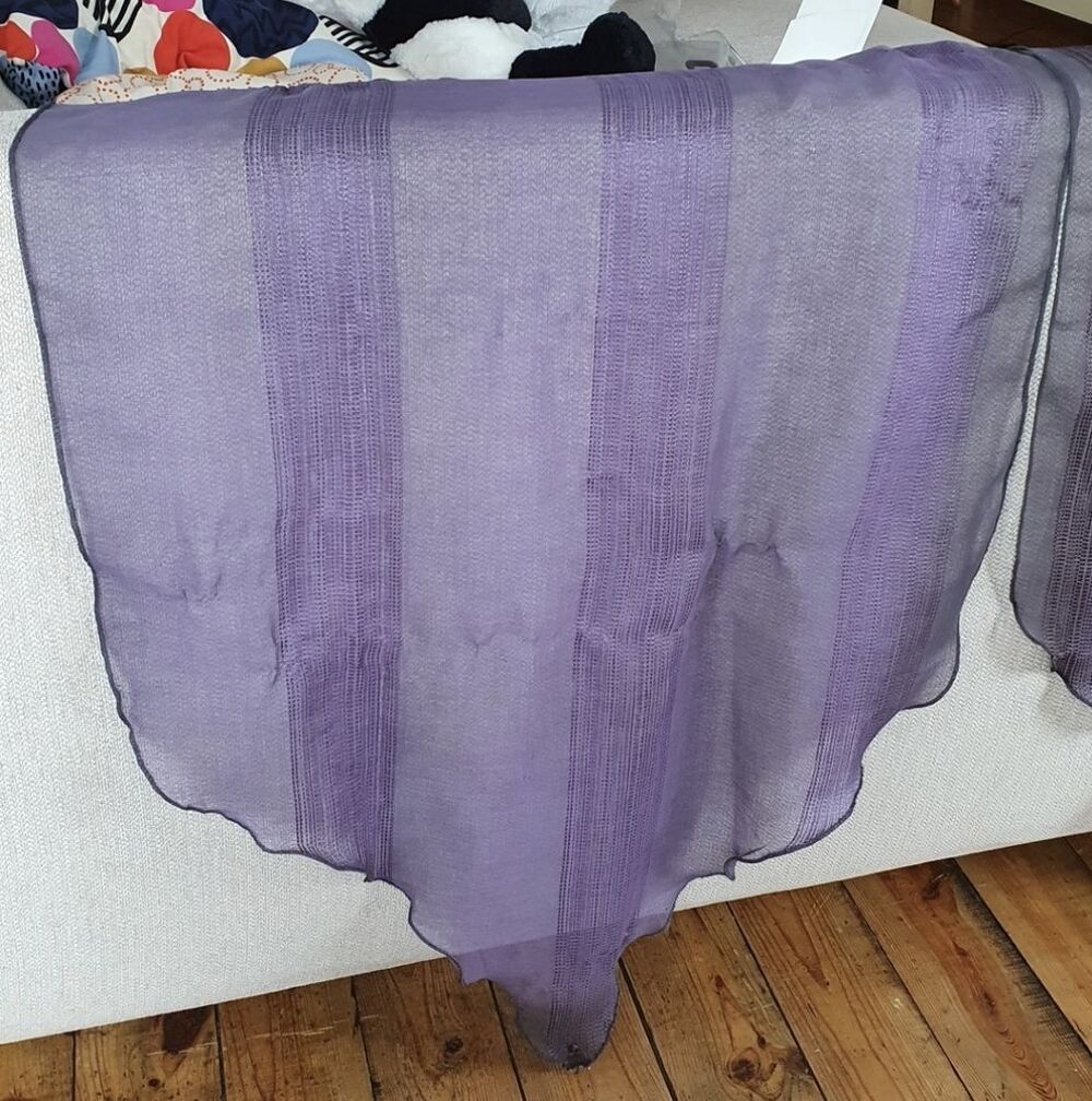 Paire de rideaux voilage violets Décoration