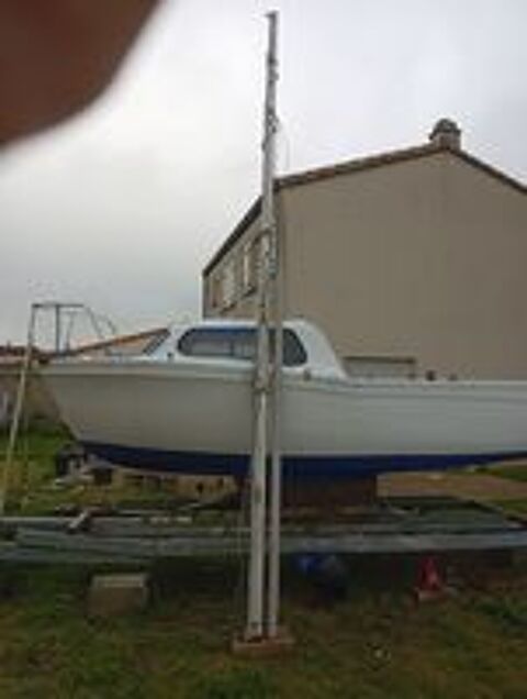 Monocoque 1966 occasion 49690 Coron