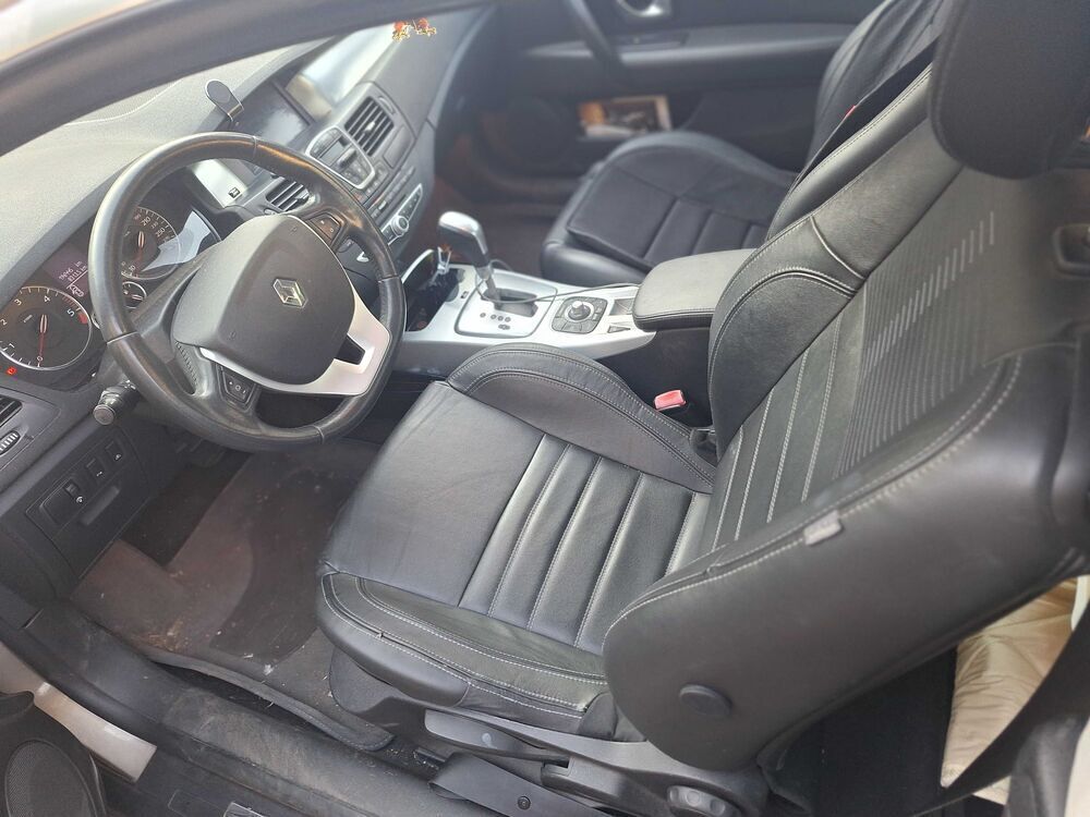 Laguna III Coup&eacute; Laguna Coup&eacute; 2.0 dCi 150 FAP Initiale A 2009 occasion 30160 Bess&egrave;ges