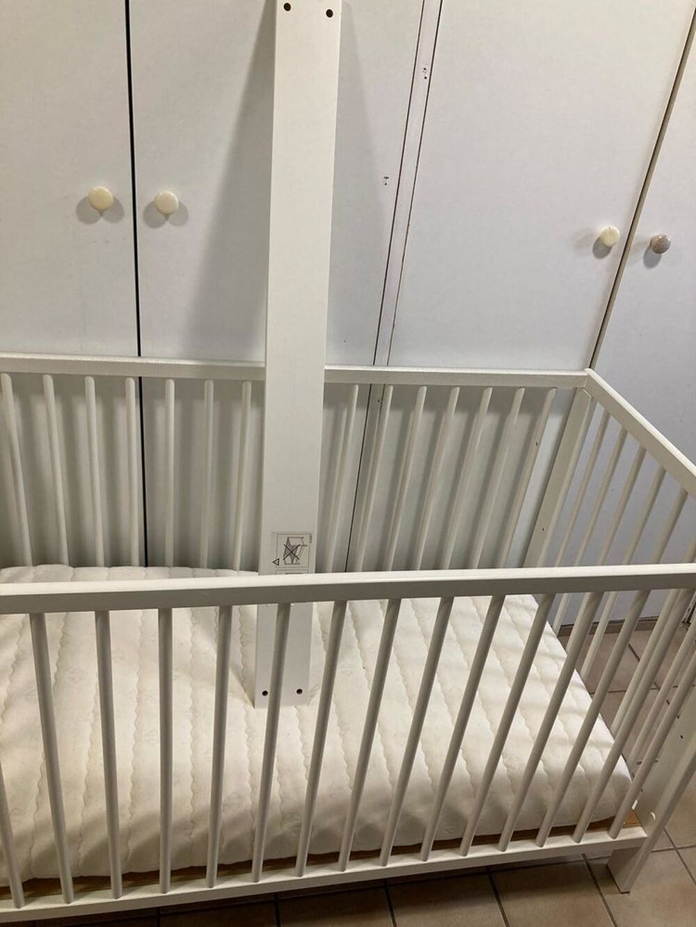Lit b&eacute;b&eacute; avec matelas Puériculture