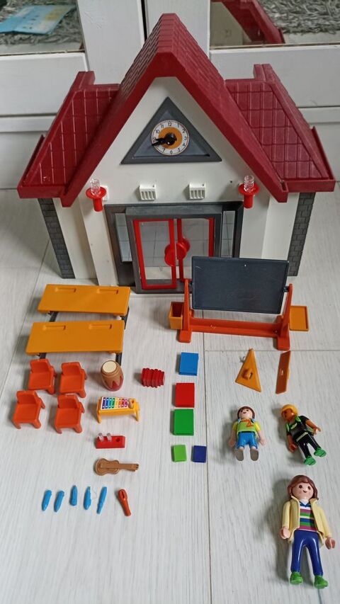 Playmobil cole
N 6865  25 Grand-Charmont (25)
