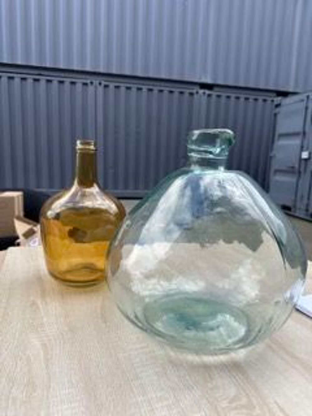 Lot de 2 vases transparents color&eacute;s Décoration