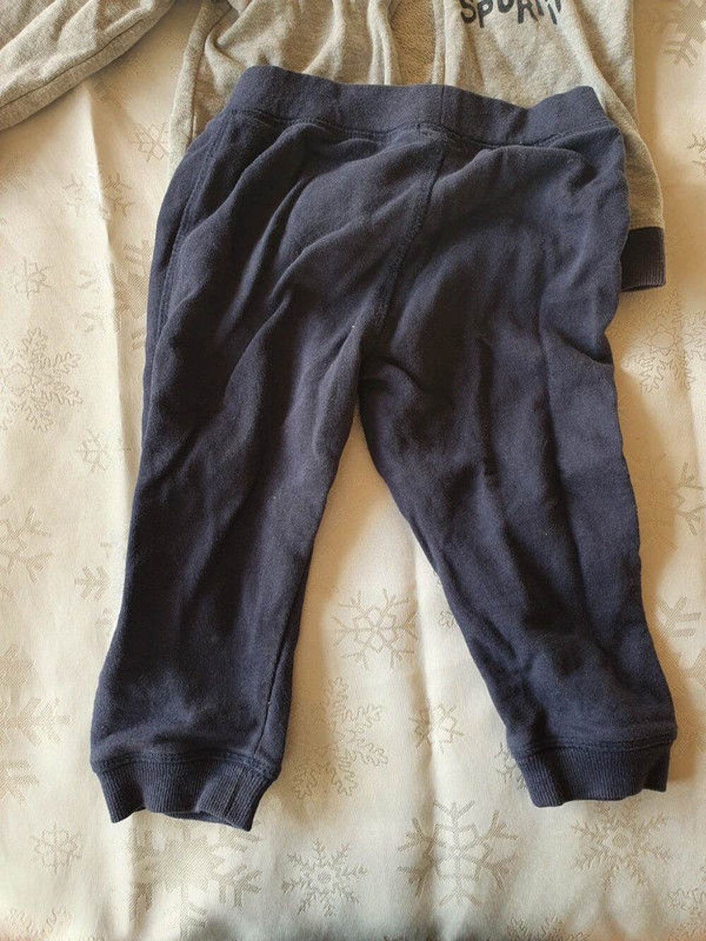 Ensemble jogging
24 mois 
kimbaloo 
Vtements enfants