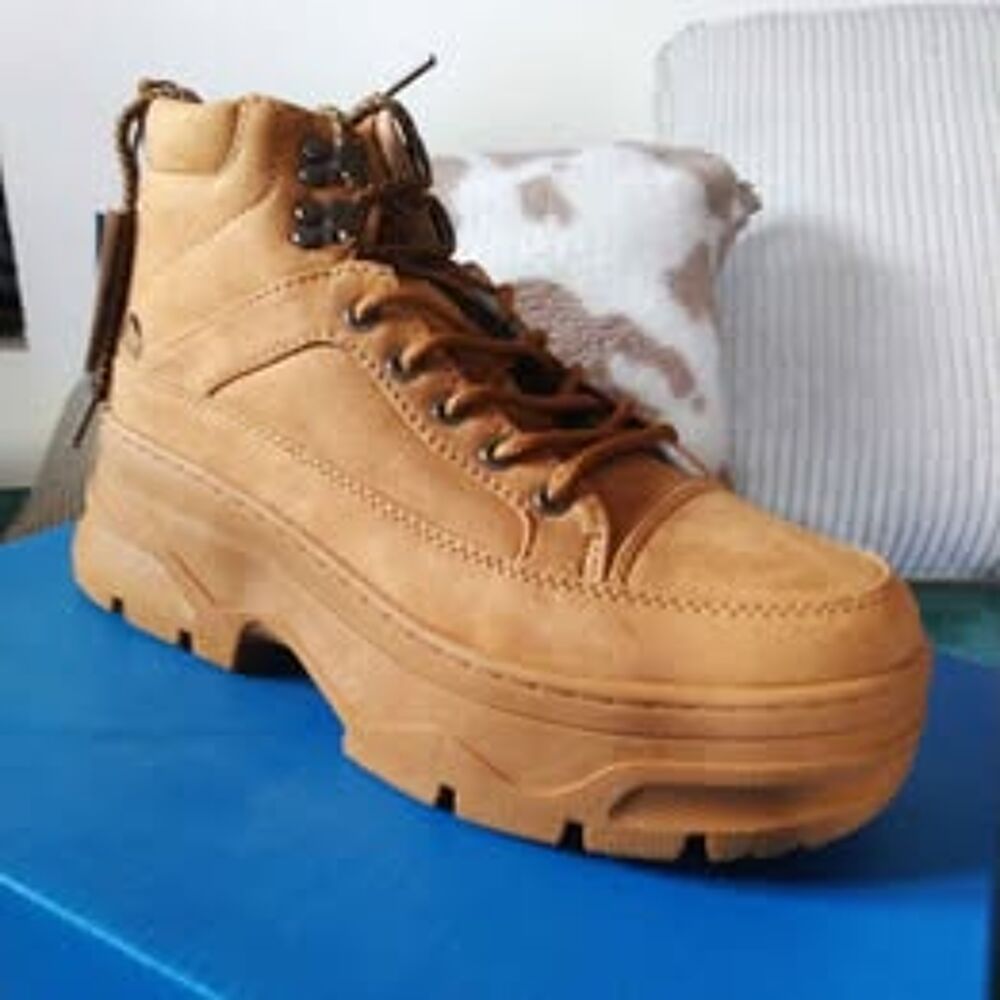 NEUF! Baskets Mustang T.38 Chaussures