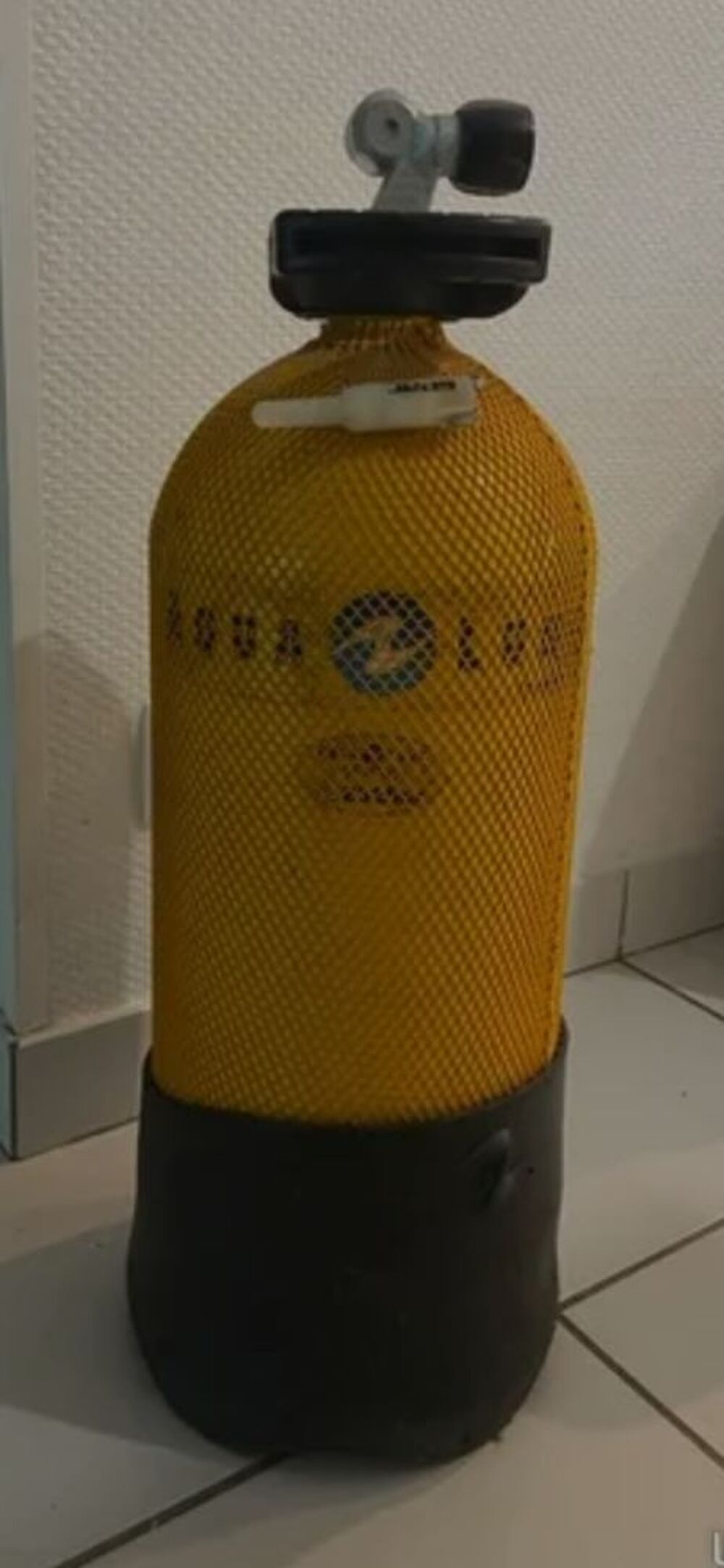 divers mat&eacute;riels de plong&eacute;e marque aqualung Sports