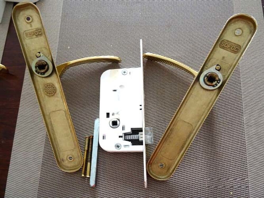 Poign&eacute;e de porte en laiton polis + serrure, lot de 2,TBE Bricolage