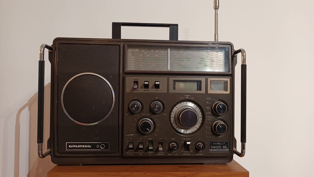 postes radio GRUNDIG 1400 SL et 3400 professionnels Audio et hifi