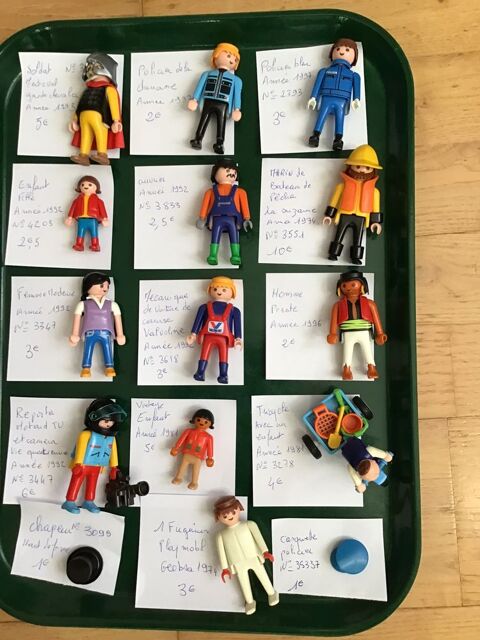 Figurines Playmobil ( collection anne 1974,1992,?,1981) 3 Mareuil-ls-Meaux (77)