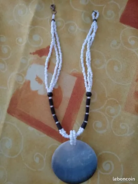 Collier exotique 6 Champagne-sur-Seine (77)