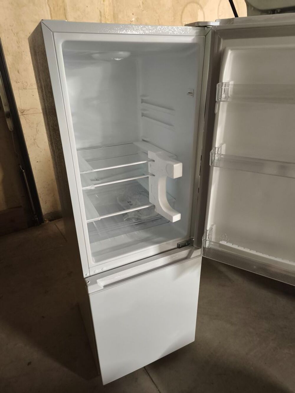 Frigo cong&eacute;lateur deux tiroirs 1m50 de haut Electrom�nager